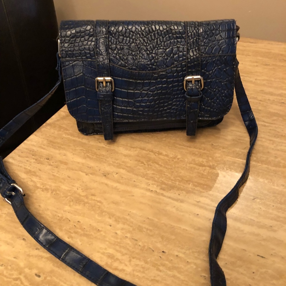 Navy blue crossbody bag